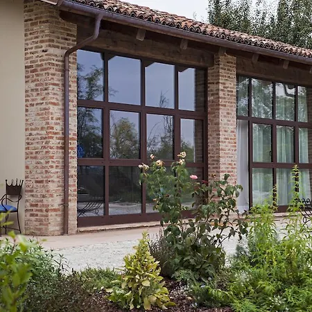 Country house A Mira 'd Novel