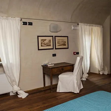 A Mira 'd Novel Novello