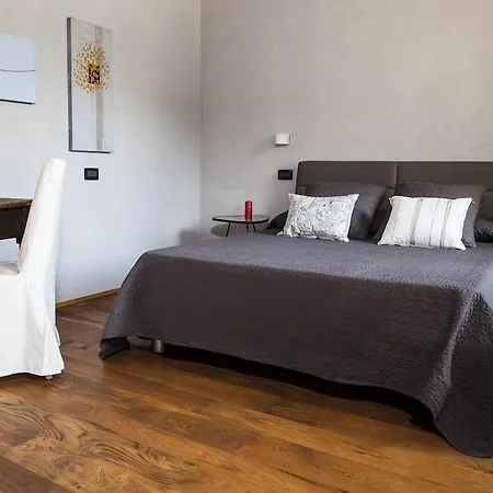 Hotel A Mira 'd Novel